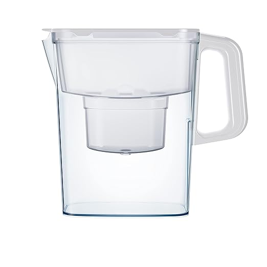 AQUAPHOR Water Filter Jug Compact White Including 1 Maxfor+ Filter I Plastic Carafe 2.4 Litre I Reduces Lime, Chlorine & Heavy Metals I Compact & Light Water Filter I Fits in the refrigerator door