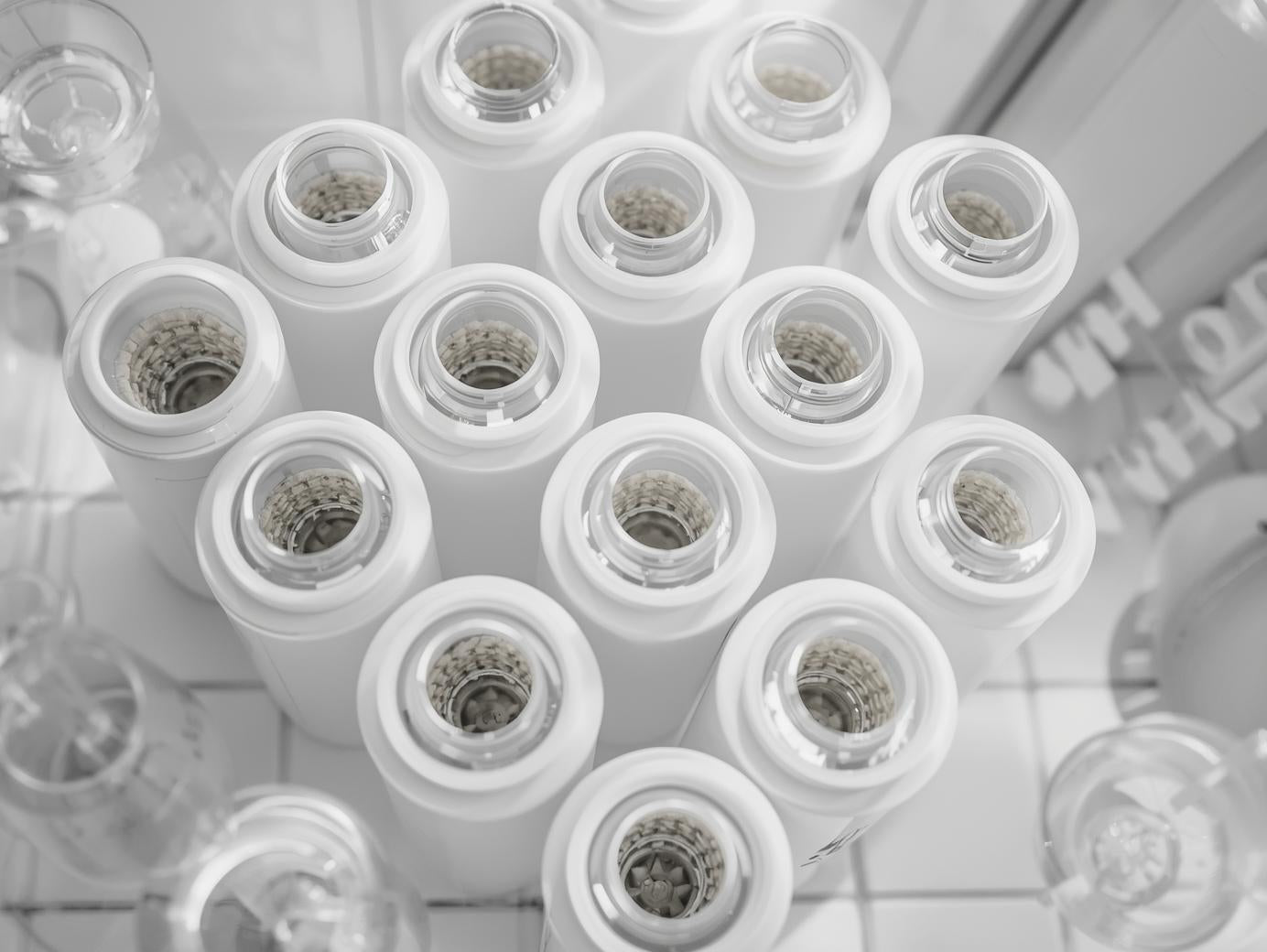 shower filter replacement cartridge designed to reduce chlorine sediment and impurities in shower water improving water quality for healthier skin hair and daily shower filtration performance