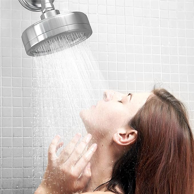 AquaHomeGroup - Filtered Shower Head Chrome & 2 x cartridges